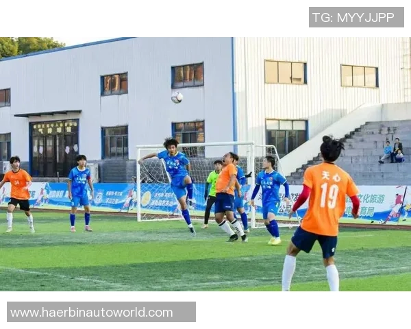 微笑杯足球明星赛点燃激情友谊赛场明星球员齐聚展现风采